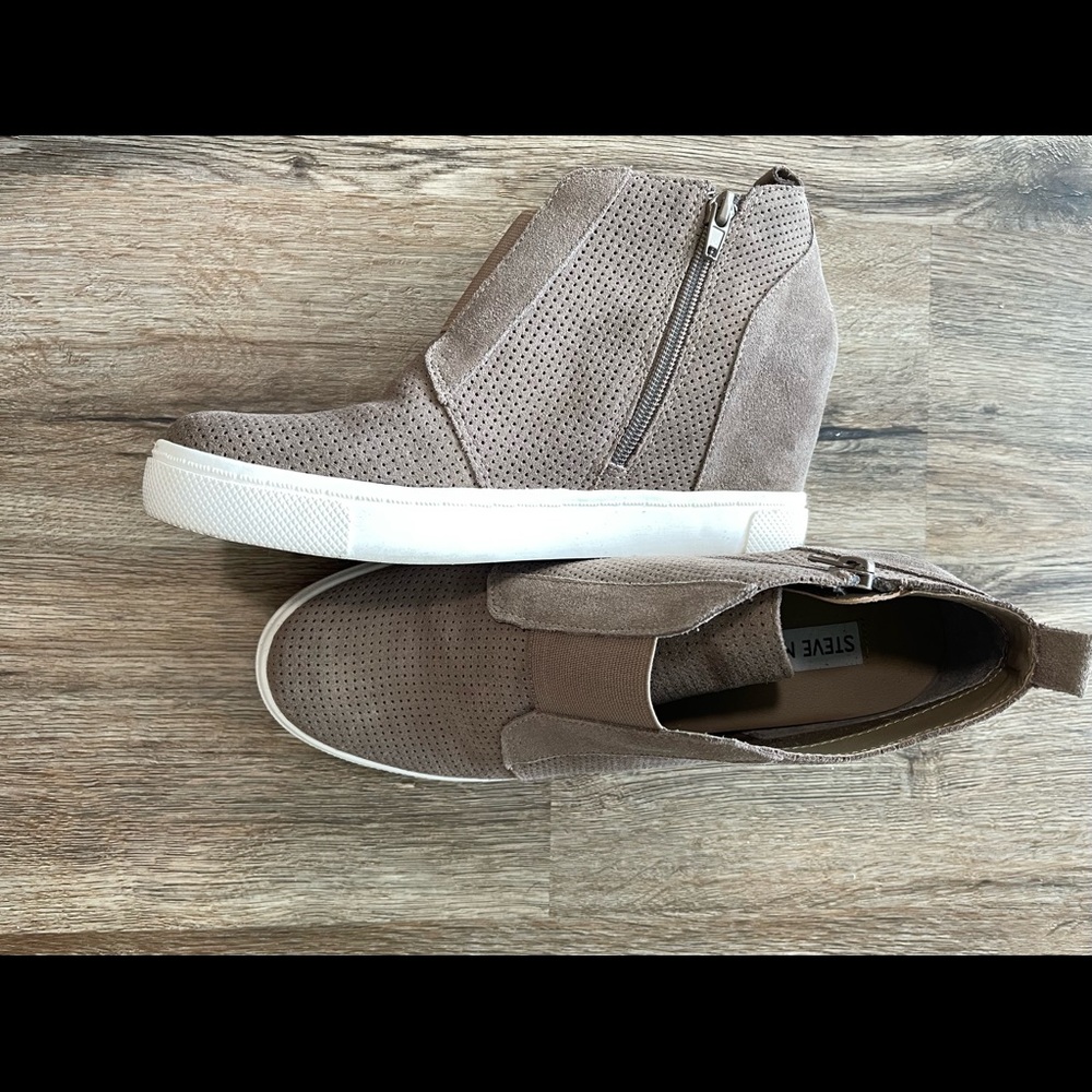 Nude Wedged Sneakers!